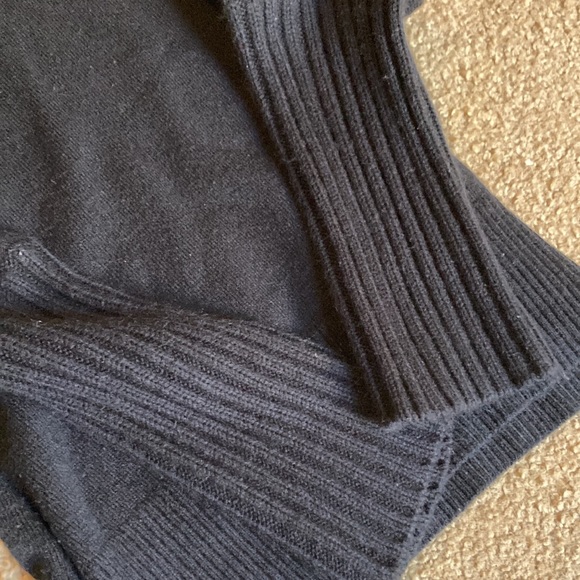 Hooked up women’s black cow neck xs sweater - Picture 7 of 7